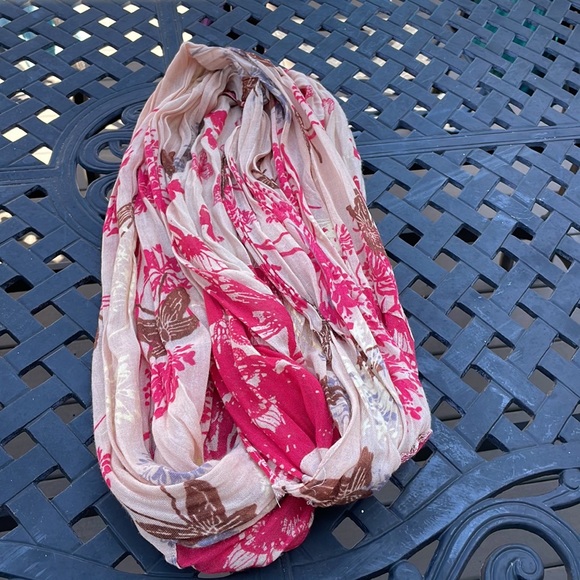 Express Infinity Scarf - Picture 5 of 7